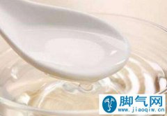 治脚气是用白醋还是陈醋